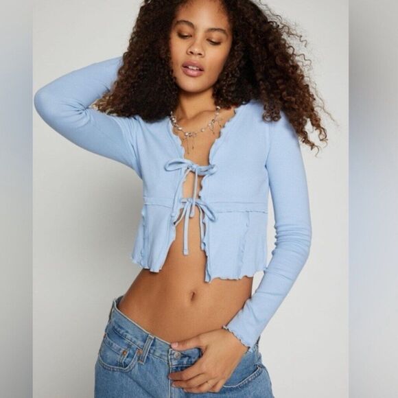 NWOT Urban Outfitter Kimchi Blue Melissa Tie Front Cropped Top Sz XS - Picture 1 of 12